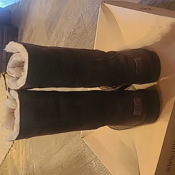 Women's Ugg Whitley Boots - Picture 3 of 4